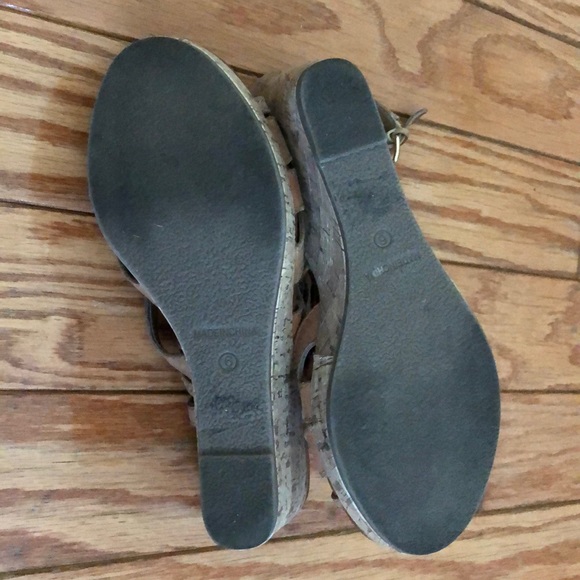 Sz 6 Kelly & Katie wedge sandal in excellent shape - Picture 3 of 8